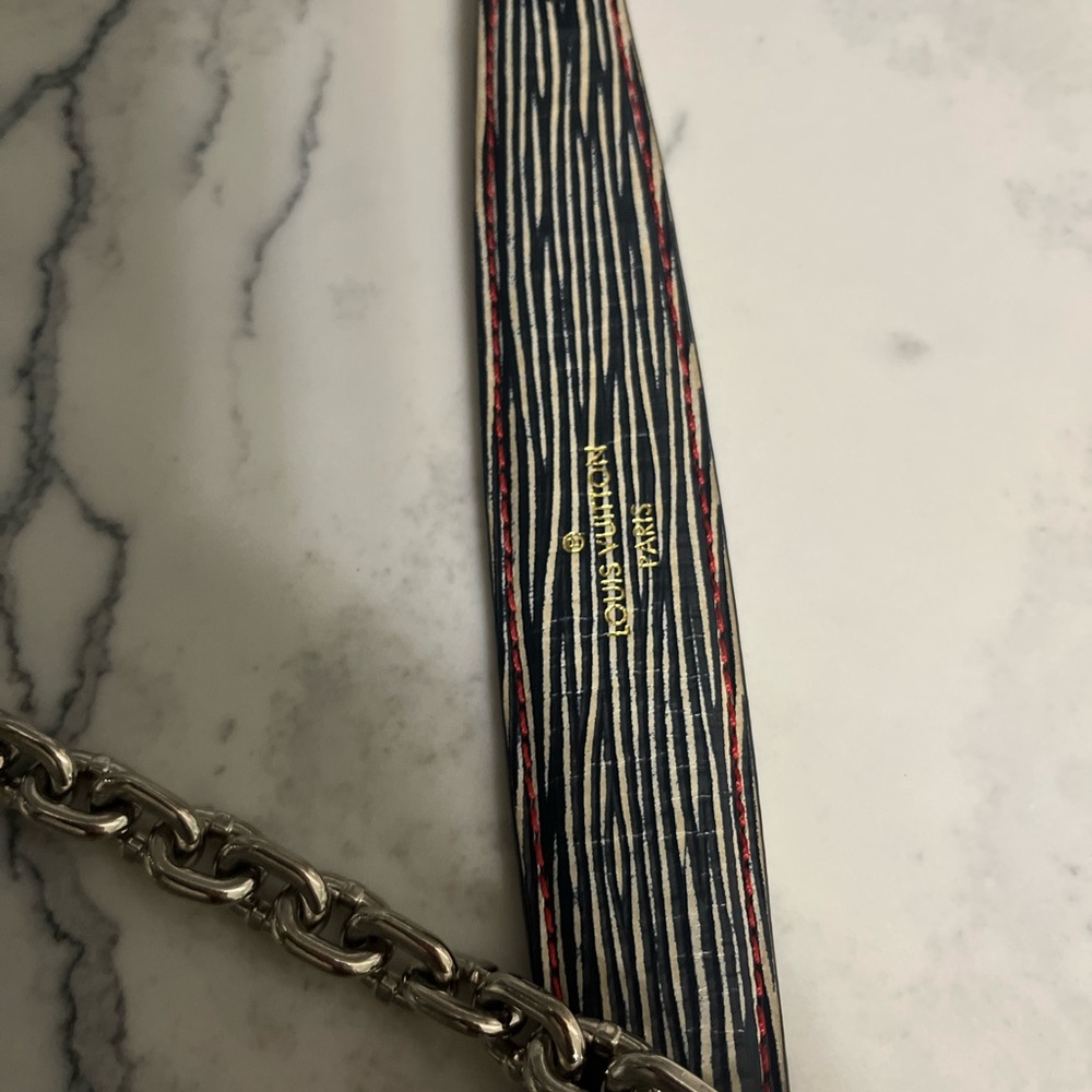 Louis Vuitton Navy & White Epi MM Twist Chain Shoulder/Crossbody Bag - Picture 6 of 10